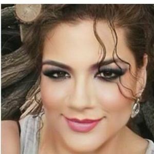 Meet your Posher, Yvette